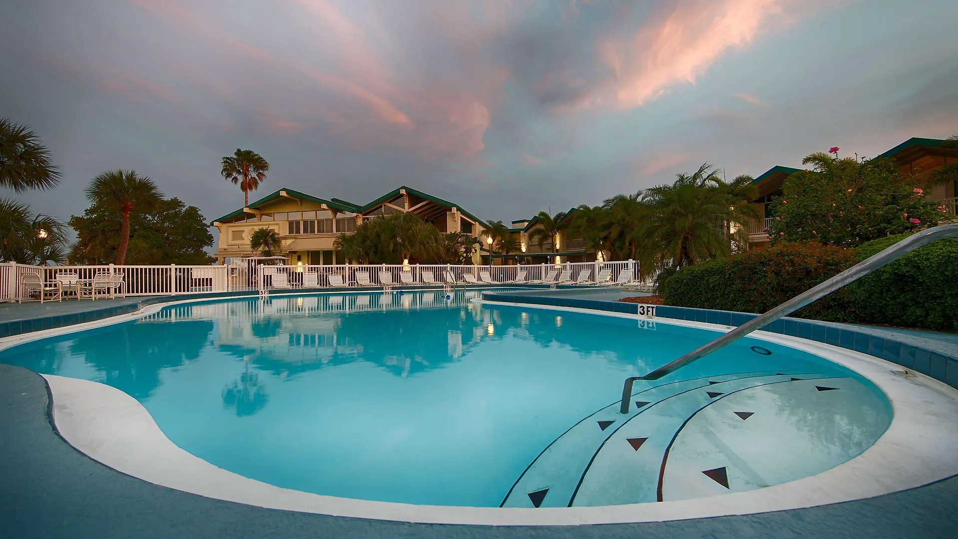 Best Western Plus Yacht Harbor Inn Dunedin Hotel